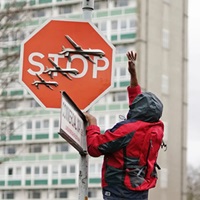 Banksy Put Up A New Artwork. It Took Half An Hour For Thieves To Steal It.