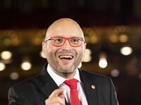 Lyric Opera Of Chicago Extends Enrique Mazzola’s Contract As Music Director