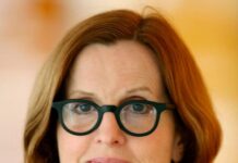 NY Times Co-Chief Art Critic To Retire After 32 Years, 4,500 Reviews