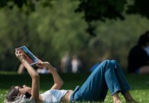 Why Some People Become Lifelong Readers