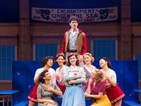 How The Logistics Of Transferring A Show To Broadway Work