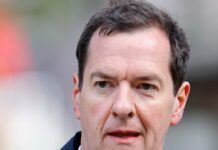 Report: British Museum Chairman Clashes With Prime Minister