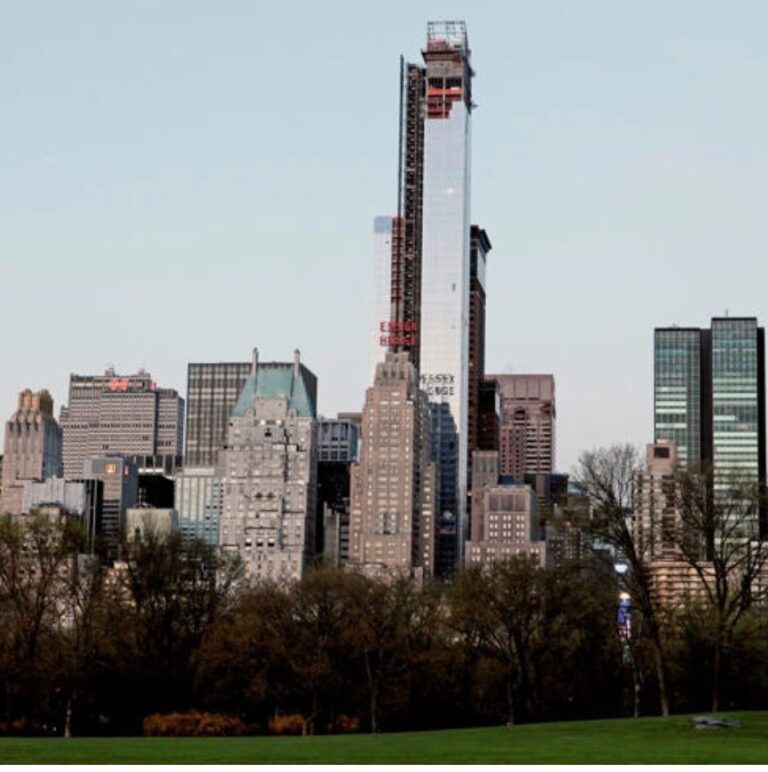 Justin Davidson: Supertall Towers Have Turned Central Park Into A Canyon