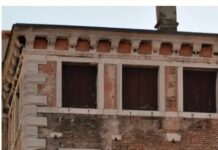 Warning That Venice’s Historic Houses Are Crumbling