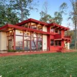 With These Prefab Kits, You Can Build Yourself A Frank Lloyd Wright House (A Comfortable One, No Less!)