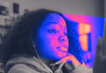 Time To Ban Smartphones In Schools