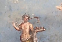 Archaeologists Discover Stunning Blue Room In Pompeii