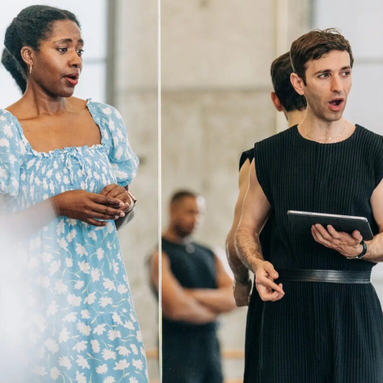 Opera As A Network Of Collaboration