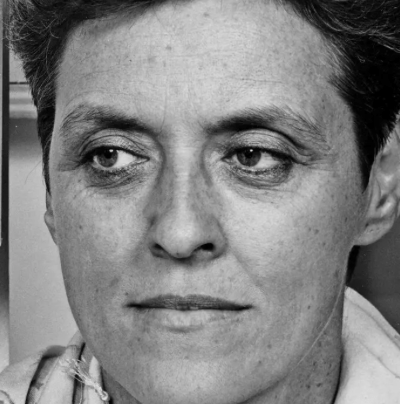 Jackie Winsor, The First Woman Sculptor To Have A Solo Show At MoMA, Has Died At 82