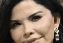 Jeff Bezos’ Fiancee Sued Over New Children’s Book