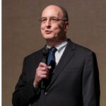 Met Chief Slams New York Times Chief Music Critic