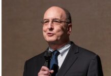 Met Chief Slams New York Times Chief Music Critic