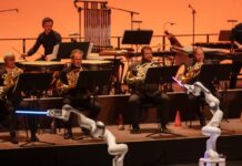 Robot Conductor Makes Its Concert Debut