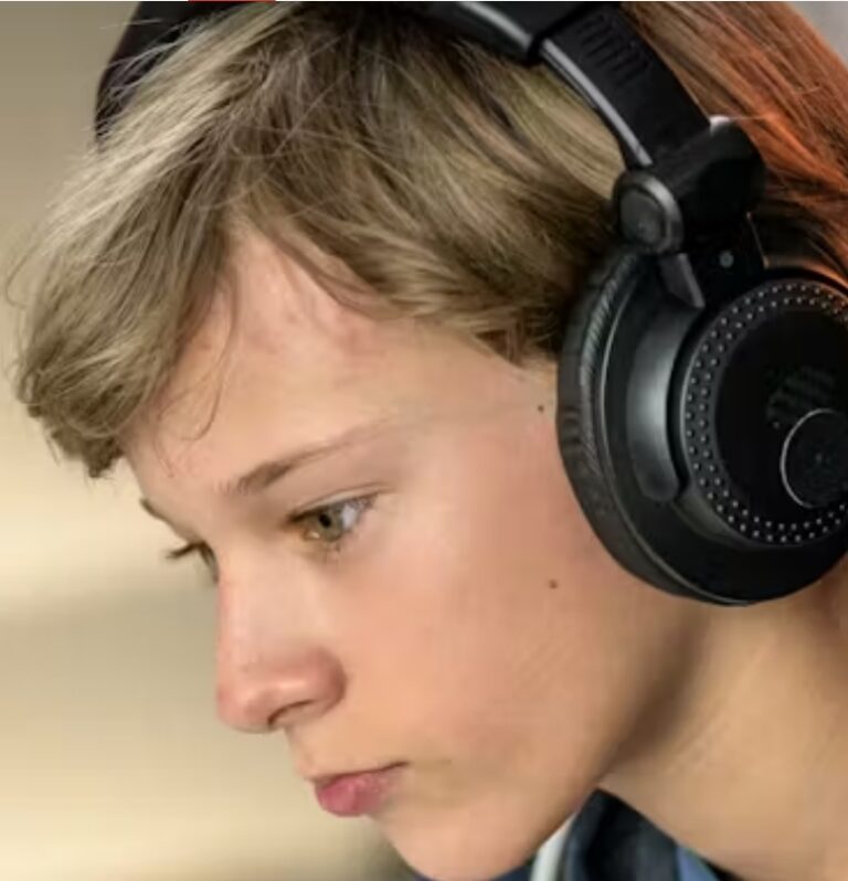 Does Listening To Music While You Work Help Or Distract? The Studies Say…