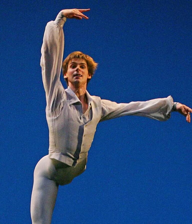 Russian Ballet Dancer Critical Of Putin Falls From 5th Floor To His Death