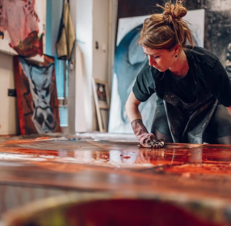 Study: UK Artists Earn Average Of £12,500 Per Year