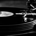 Study: Vinyl Records Are Far Outselling CDs