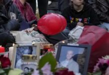 What Fan Culture Reaction To Celebrity Deaths Teaches Us About Dealing With Grief