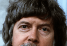 Tom Robbins, Author Of Novels Including Even Cowgirls Get The Blues, Has Died At 92