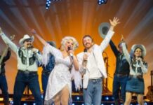 “Dolly Parton” Producers Strike Back Against Homophobic Audience Outbursts