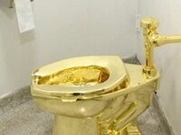 See Video Of Maurizio Cattelan’s Gold Toilet Being Stolen