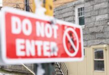 Tiny Library On US/Canada Border Raises Money To Build Separate Entrance For Canadians