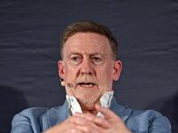 Chief “60 Minutes” Producer Resigns, Saying His Independence Is Threatened