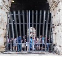 Reckless Tourist At Colosseum In Rome Survives Getting Impaled On Metal Fence