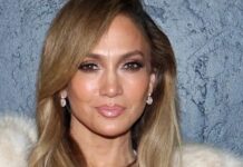 Photographer Sues Jennifer Lopez For Sharing Photos…Of Herself