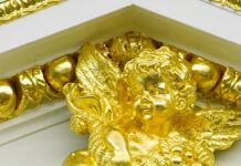 What’s The Rococo Remake Of The Oval Office All About?