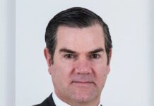 Chicago Art Institute Director Returns To Work After Airplane Incident