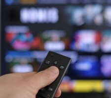 Netflix To Start Streaming Broadcast Channels