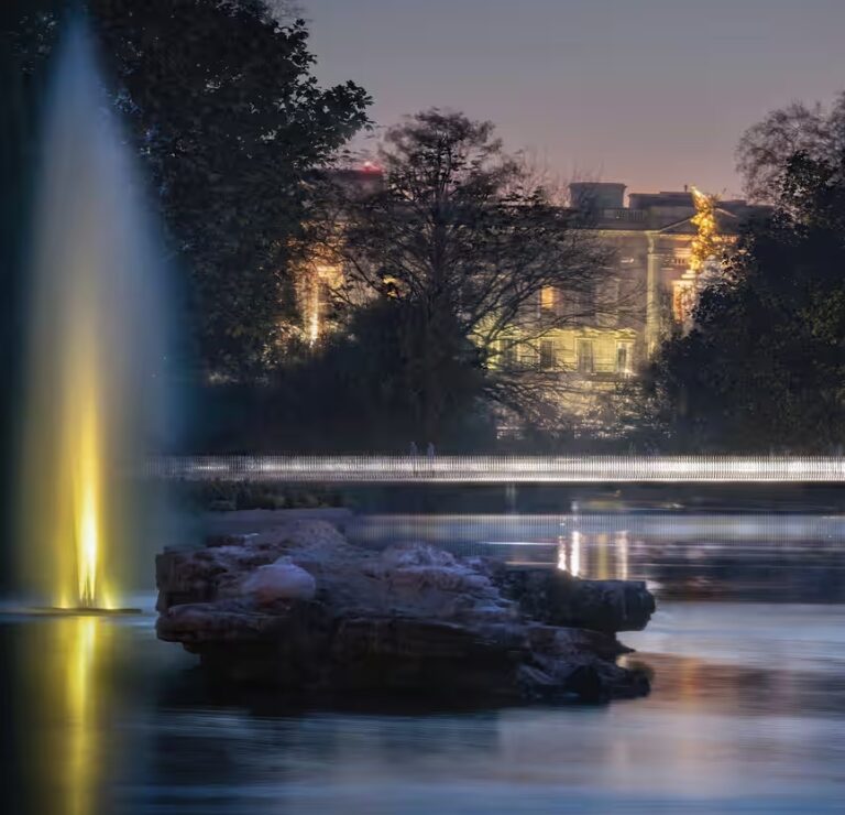 Norman Foster To Design Translucent Bridge For Queen Elizabeth Memorial