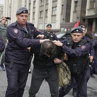 In Putin’s Russia, Even Internet Searches Could Be Crimes