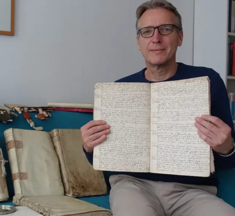 Historic Documents Stolen Ten Years Ago From Dutch National Archives Are Found In Attic
