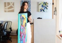 A Robot That Analyzes Paintings And Paints