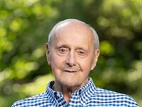 Leonard Tow, Philanthropist And Cable TV Magnate, Dead At 97