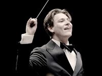 Conductor Klaus Mäkelä Will Step Down From Oslo Philharmonic One Year Early