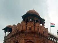 Polluted Air Is Leaving Black Crust All Over Delhi’s Red Fort