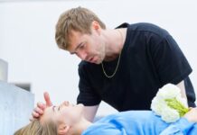 A Bilingual “Romeo and Juliet” Hits London