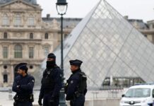 Daring Heist At The Louvre Sunday Closes Museum