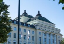 Dancers In Estonia’s National Ballet Have Been Working Second Jobs As Taxi Drivers To Get By