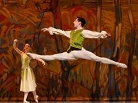 Thieves Steal Touring Ballet’s “Nutcracker” Sets
