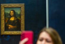 Is It Time For Museums To Ban Selfies?