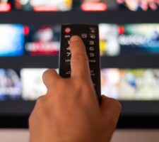 BBC Is Now Losing $1 Billion/Year In Lost Licensing