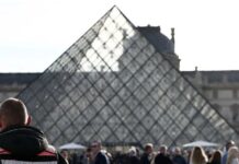No Master Thieves Here: Louvre Bandits Were Petty Criminals, Police Say