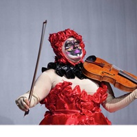 Where Drag Meets The Viola (There’s A Joke In There Somewhere)