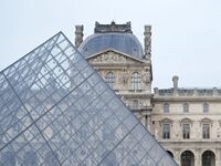 Louvre Reopens After Strike Is Suspended