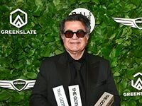 Iran Sentences Filmmaker Jafar Panahi To Prison While He’s Abroad Accepting Awards