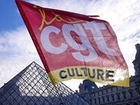 Louvre Closed As Threatened Strike Begins